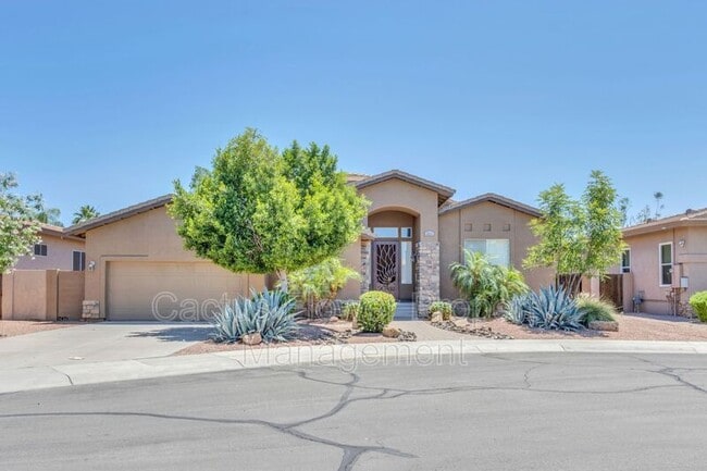 Building Photo - 1811 W Maplewood Pl