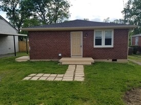 Building Photo - 1717 24th Ave N