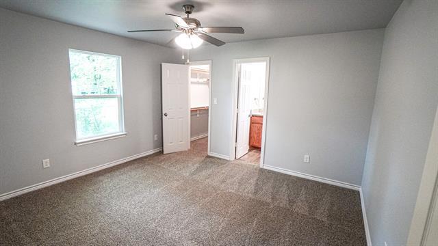 Building Photo - 917 Redoak Dr