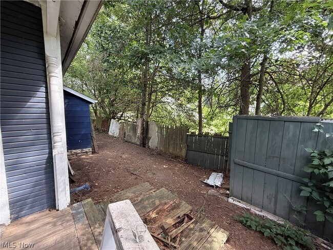 Building Photo - 131 W Miller Ave
