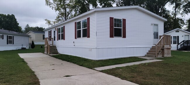 Building Photo - 247 Armstrong Ave