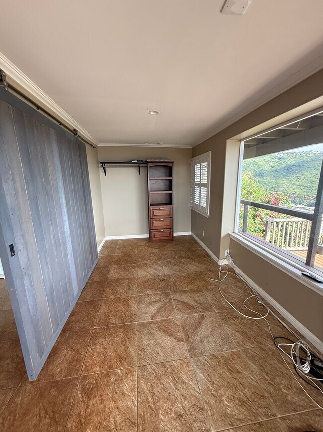 Building Photo - Luxury Hillside Home with Panoramic Kahala Beach Views – $8,500/month