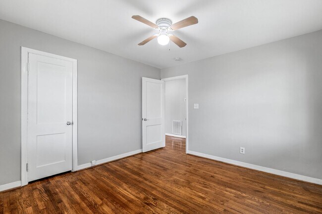 Building Photo - Updated Home with Hardwood Floors, LR & De...
