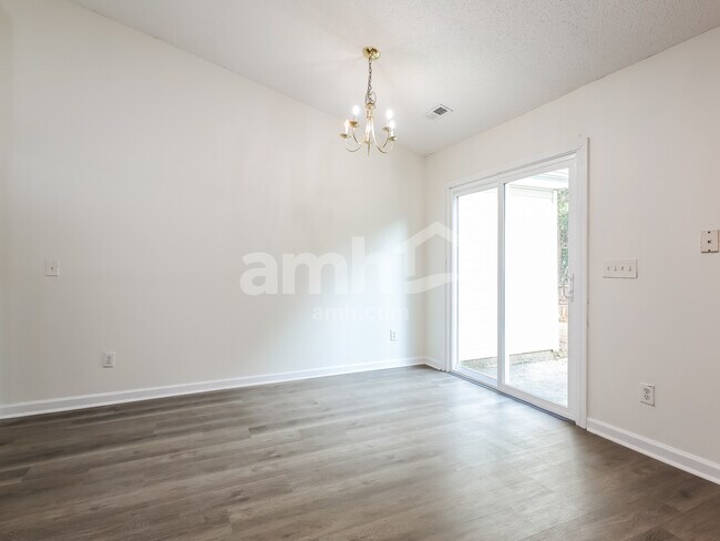 Building Photo - 704 Bent Hollow Ct