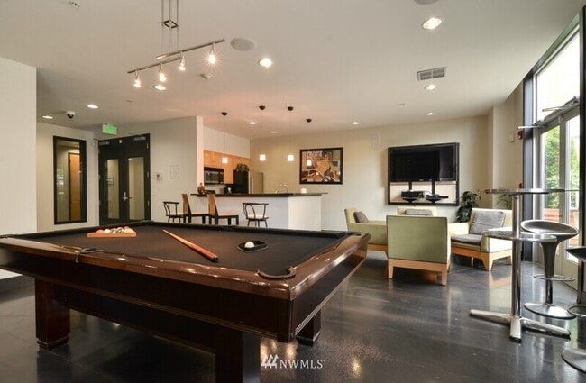 Building Photo - 118 107th Ave NE