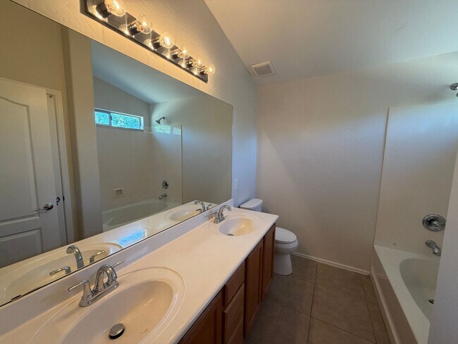 Building Photo - 13925 W Mauna Loa Ln