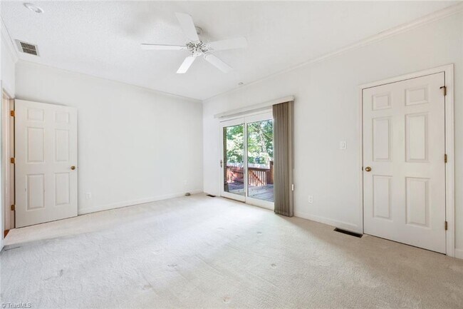 Building Photo - 1822 Oakcrest Ct