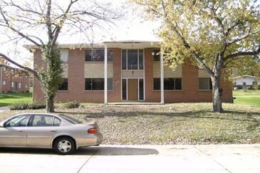 Primary Photo - 2385 Chaucer Ave