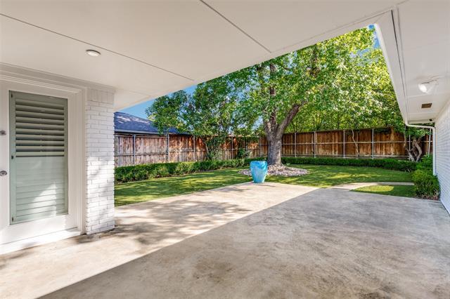 Building Photo - 6840 Carolyncrest Dr