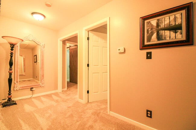 Building Photo - 511 Riverview Ct