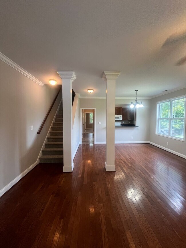 Building Photo - 128 Bentwood Cir