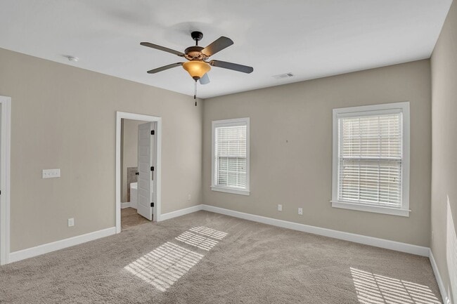 Building Photo - Rosemary Gate Townhome For Rent