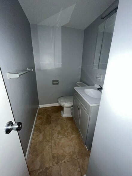 Building Photo - 56 S Munn Ave