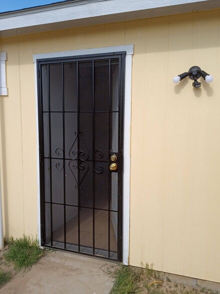 Motion sensor - 327 Adeline St