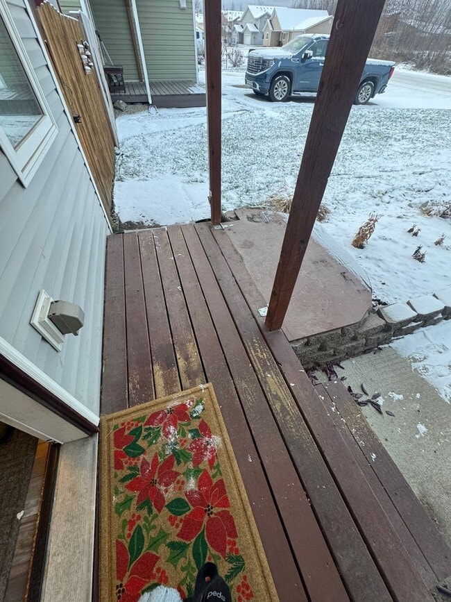 Building Photo - 2 story 3 bd 1.5 bath townhouse in Lavelle...