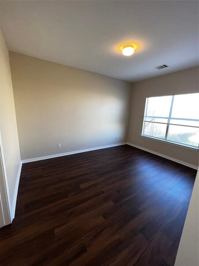 Building Photo - 143 Marvin Cove