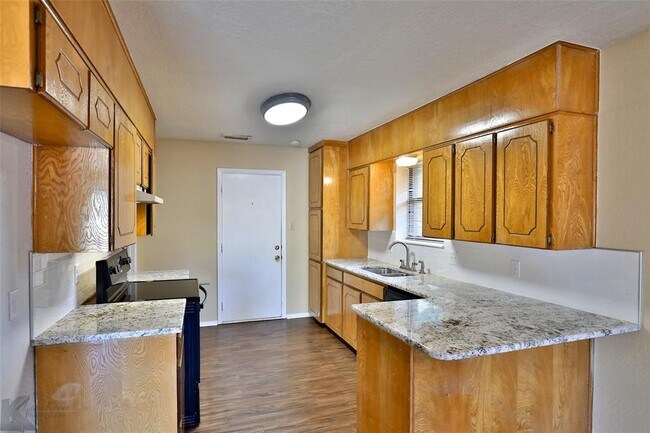 Building Photo - 5210 Meadowick Ln