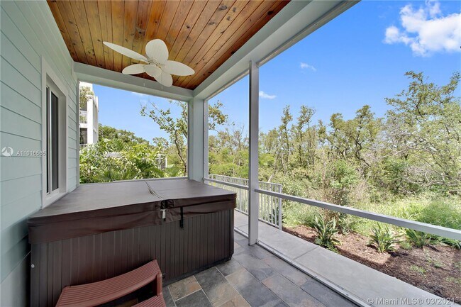 Building Photo - 2 Flamingo Hammock Rd