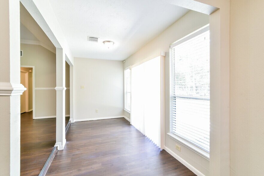 Building Photo - 15022 Mulberry Meadows Dr