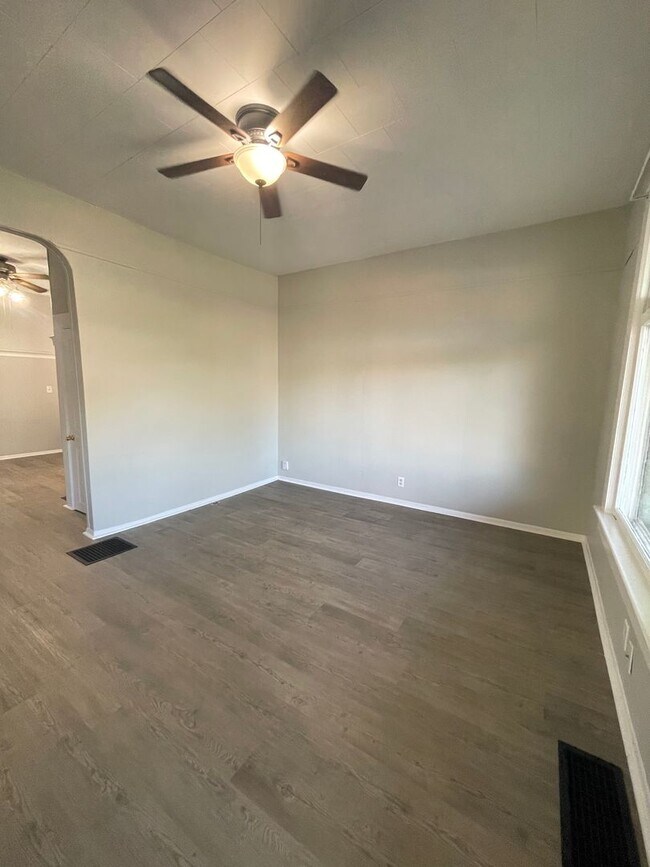 Building Photo - RENT SPECIAL: HALF OFF THE DEPOSIT IF LEAS...