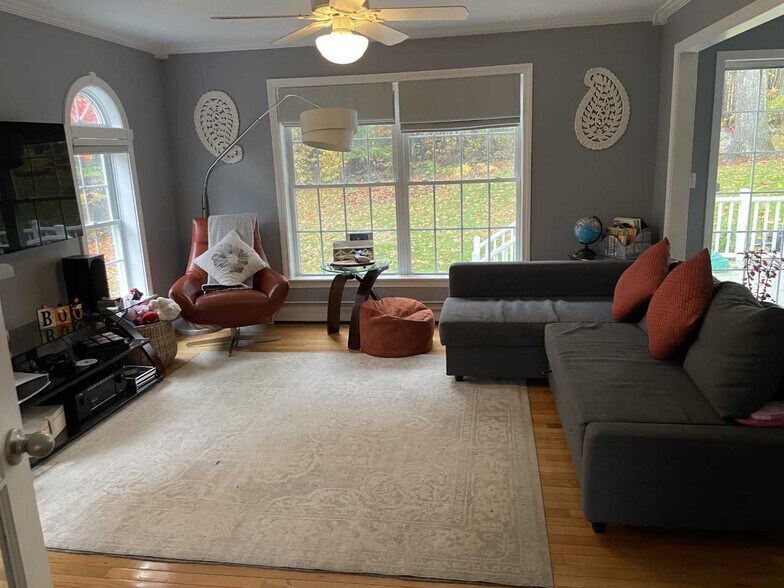 Building Photo - 125 Ridgeview Dr