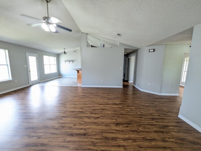 Building Photo - 9939 Parker Lake Cir