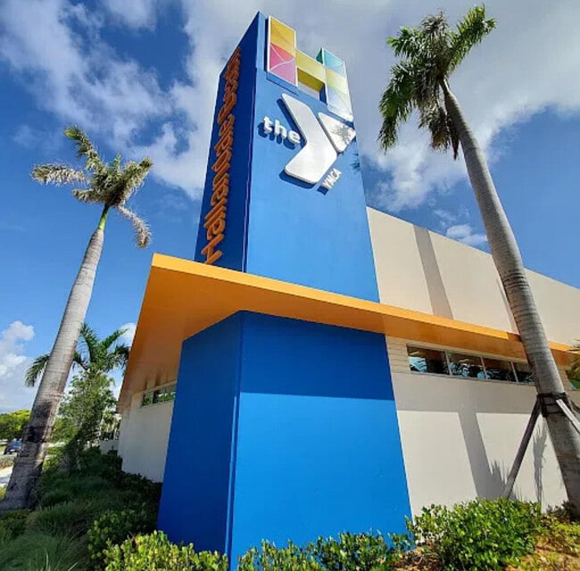 Building Photo - 110 SE 7th St