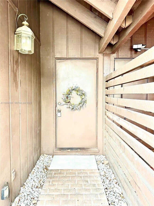 Building Photo - 497 N University Dr