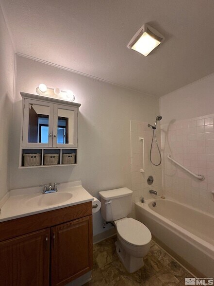 Building Photo - 1005 Baywood Dr
