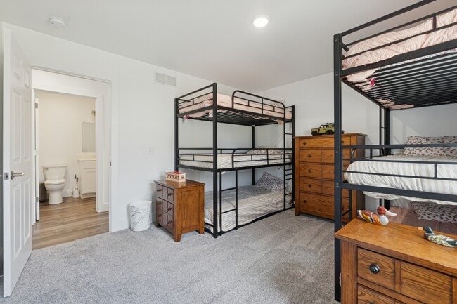 Building Photo - 504 W Prospect St