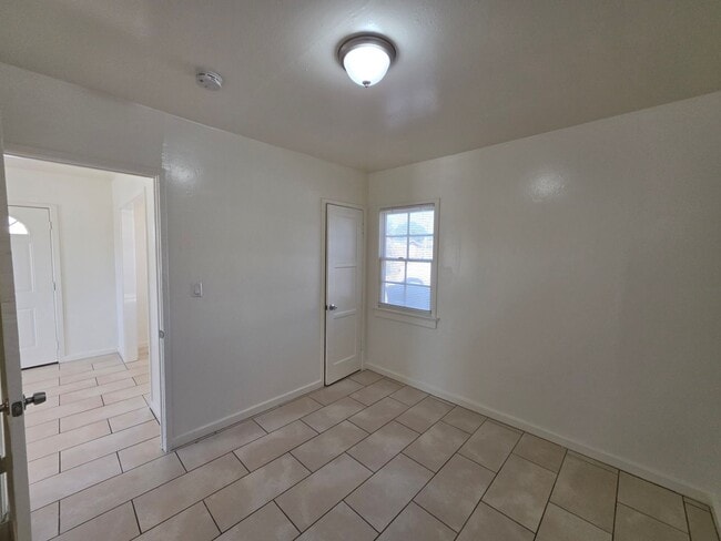 Building Photo - 1+ 1 Bed 1 Bath Cottage in San Jacinto $1425.00