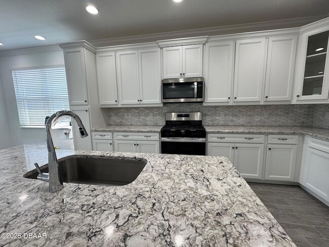 Building Photo - 725 Margaritaville Ave