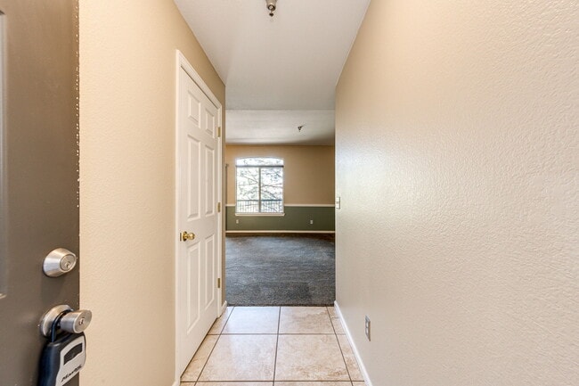 Building Photo - 2575 S Syracuse Way