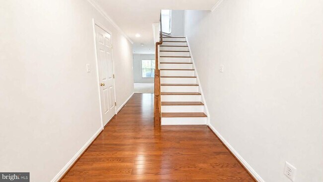 Building Photo - 9147 Cascade Falls Dr