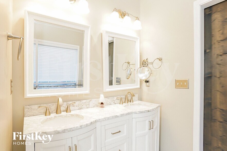 Building Photo - 77 Pebble Creek Dr