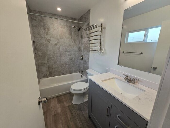 Building Photo - Newly remodeled, studio-style living space located in the heart of San Diego