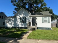 Building Photo - 3-Bedroom Home near Downtown Bloomington!