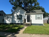 Building Photo - 3-Bedroom Home near Downtown Bloomington!
