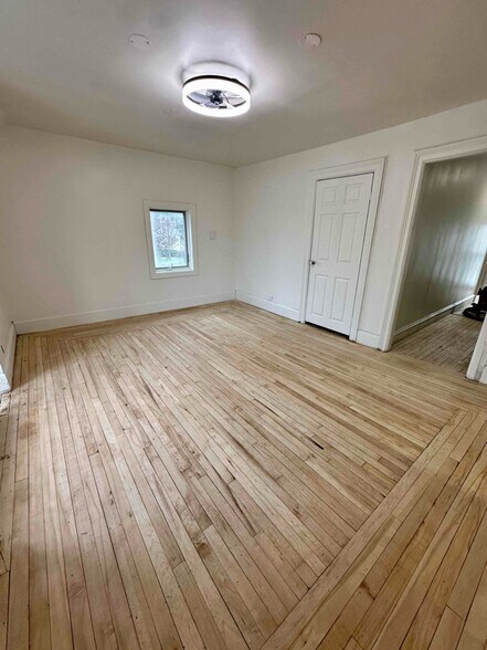 Building Photo - 218 N Main St