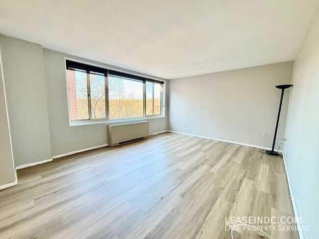 Building Photo - 4000 Tunlaw Rd NW