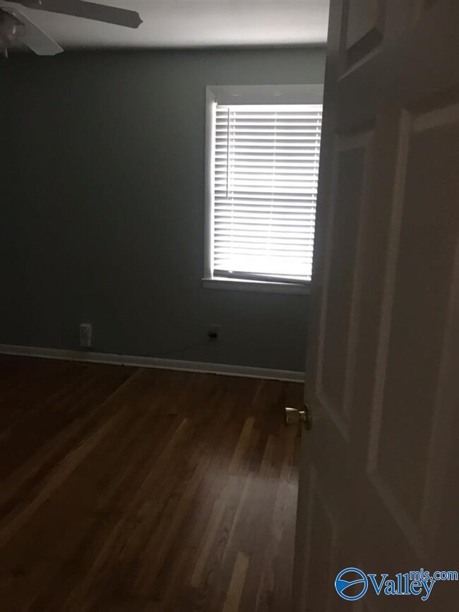 Building Photo - 7310 Chadwell Rd SW