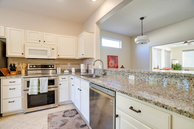 Building Photo - 15992 W Indigo Ln