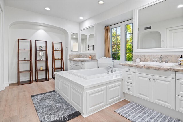 Building Photo - 23 Castlerock