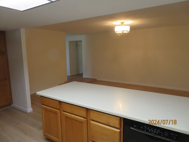 Building Photo - Centrally Located Family Home for Rent