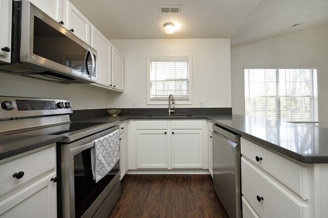 Building Photo - Now Available in Cary! Cozy 2-Bedroom Condo with Fireplace, Pool Access & Covered Porch!