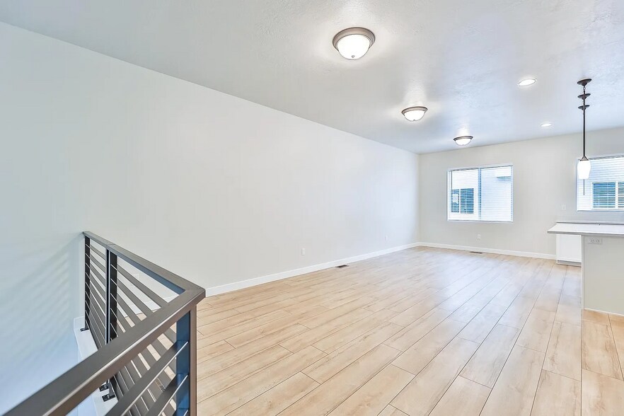 Building Photo - 15051 S Halter Way