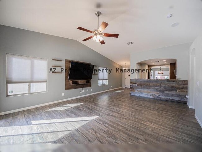 Building Photo - 1633 E Beautiful Ln