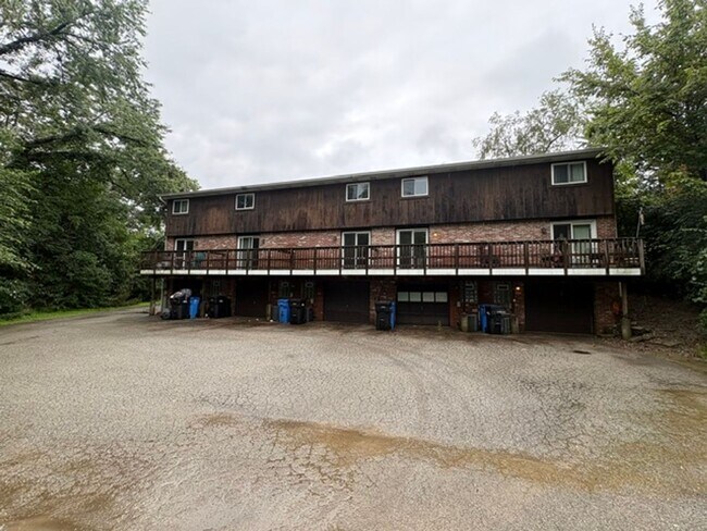 Building Photo - 649-655 Robbins Station Road