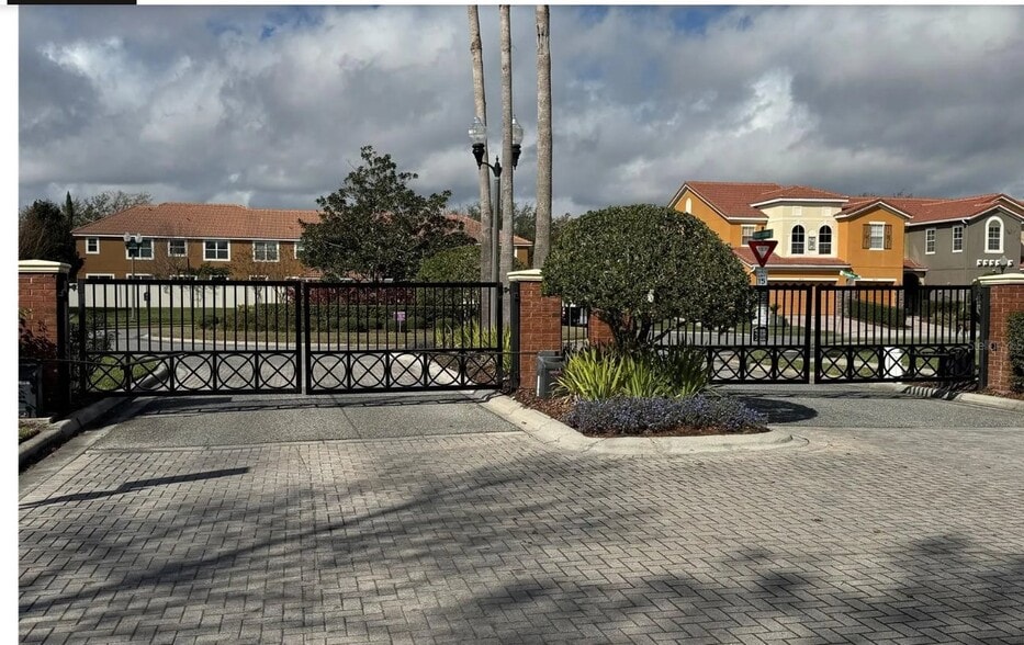 Building Photo - 4819 Fiorazante Ave