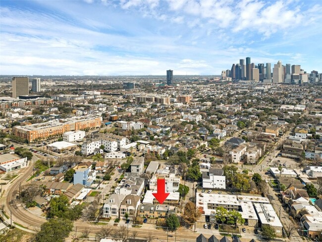 Building Photo - 1817 Commonwealth St